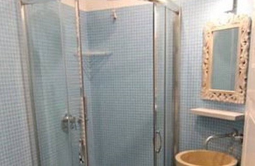 Levanto House | 5 Lands- yellow cottage