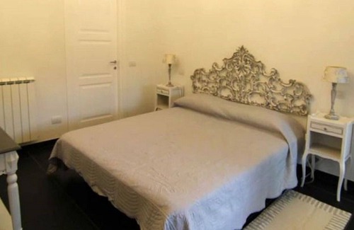 Levanto House | 5 Lands- yellow cottage