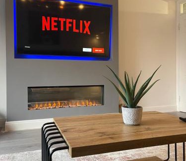 York House | 5 Lockside *Free private parking* *City centre*