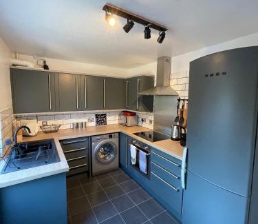 York House | 5 Lockside *Free private parking* *City centre*