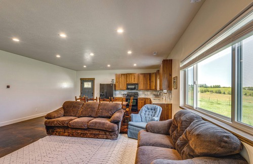 Swanlake Cabin | 5 Mi to Devil Creek Reservoir: Idaho Farmhouse!