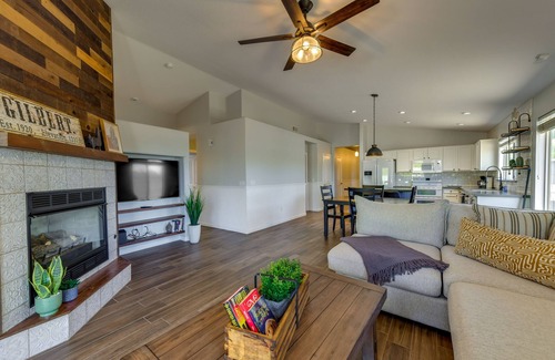 Gilbert House | 5 Mi to Dtwn Gilbert: Home w/Pool & Patio