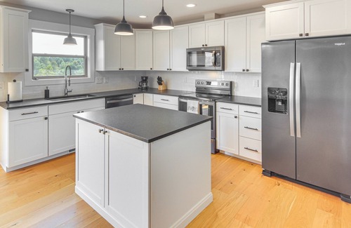 Weaverville House | 5 Mi to Dtwn, Stunning Views: Weaverville Retreat!