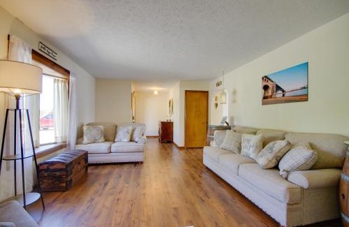 Waynesville House | 5 Mi to Dtwn Waynesville 4-Acre Group Getaway!