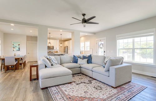 Livingston House | 5 Mi to Lake Anna State Park: Modern Family Home!