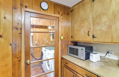 Oroville House | 5 Mi to Lake Oroville: Huge Riverfront Home!
