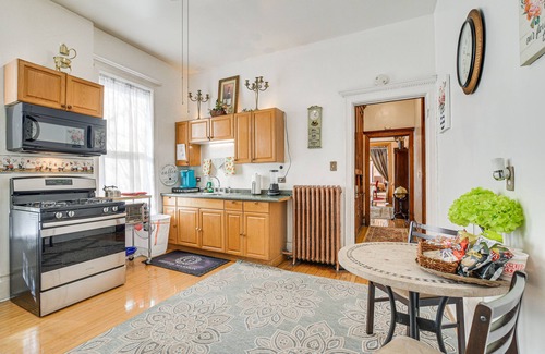 East Garfield Park House | 5 Mi to Millennium Park: Apartment w/Fireplaces