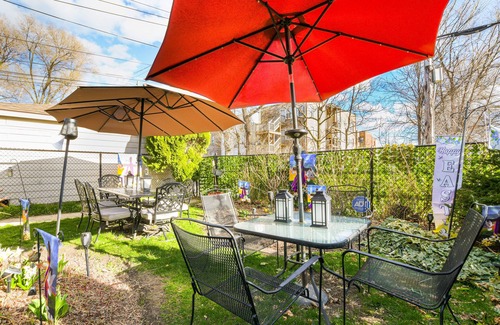 East Garfield Park House | 5 Mi to Millennium Park: Apartment w/Fireplaces