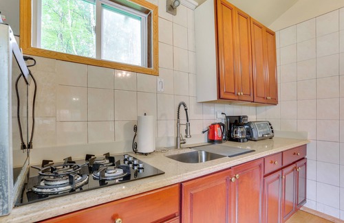 Mongaup Valley Cabin | 5 Mi to Swinging Bridge Reservoir: Cabin w/Porch!