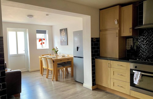 Smethwick House | 5 min away from Birmingham City Hospital 2 Bed Spacious Free Parking/Wifi