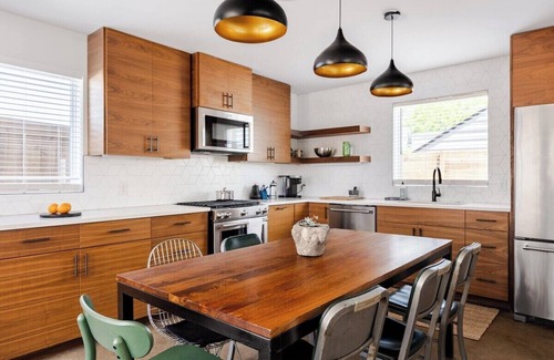 Blackshear-Prospect Hill House | 5 Min from Moody - Austin's Eastside Gem