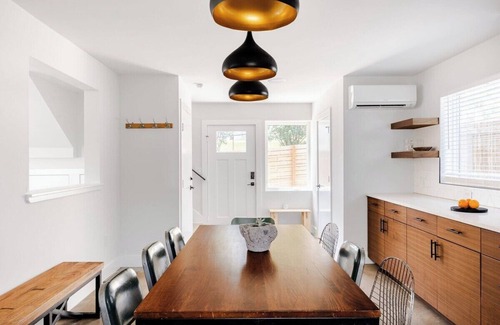 Blackshear-Prospect Hill House | 5 Min from Moody - Austin's Eastside Gem
