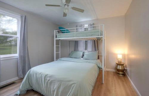 Nashville House | 5 Min to Airport Pet Friendly Fire pit Fenced Yard