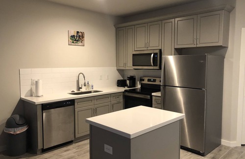 Southeast Houston House | 5 min to The Medical Center. Family sized with private backyard