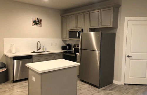 Southeast Houston House | 5 min to The Medical Center. Family sized with private backyard