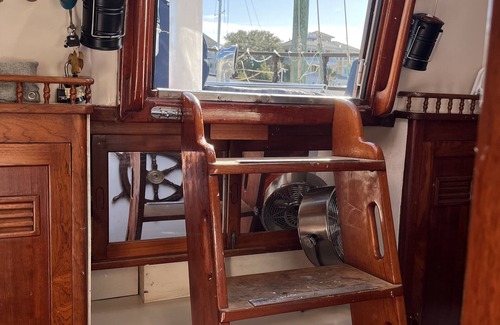 North Carolina Coast Boat Rental | 5 min walk to beach! Perfect for Families!Cheoy Lee Sailboat stay!Dog friendly!