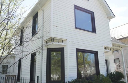 Niagara Falls House | 5-Min Walk to Falls | Parking | Historic 3BR