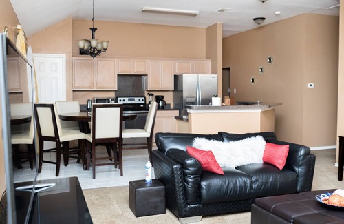 Southeast Arlington House | 5 mins from the AT&T Stadium