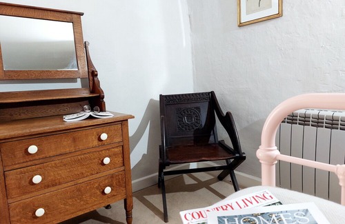Bucks Mills Cottage | 5 mins walk to beach, private garden, Bucks Mills near Clovelly, North Devon