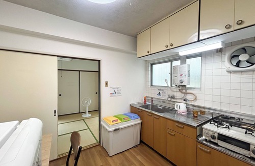 Toshima Apartment | 5 minute walk from the station! Conveniently located 5 minutes to Ikebukuro by train!