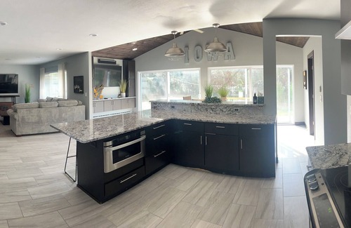 Iowa City House | 5 minute walk to Kinnick Stadium! Perfect GAMEDAY stay!nSpacious 4-bedroom house