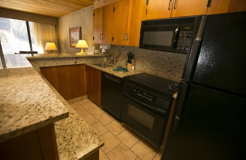 Salt Lake Mountain Resorts Condo | 5 minute walk to the Wilbere ski lift. Family-sized condo with pool & game room