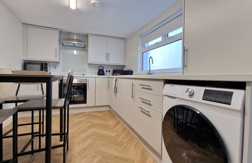 Belfast House | 5 Minutes to Belfast City Centre, 4 double beds