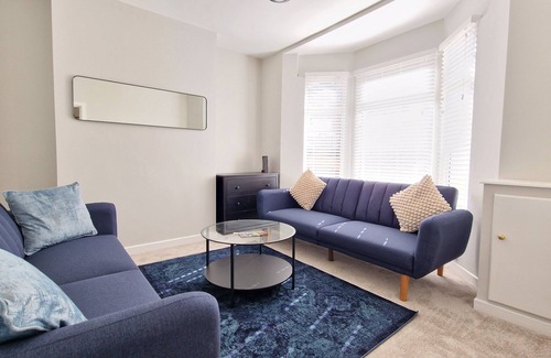 Belfast House | 5 Minutes to Belfast City Centre, 4 double beds
