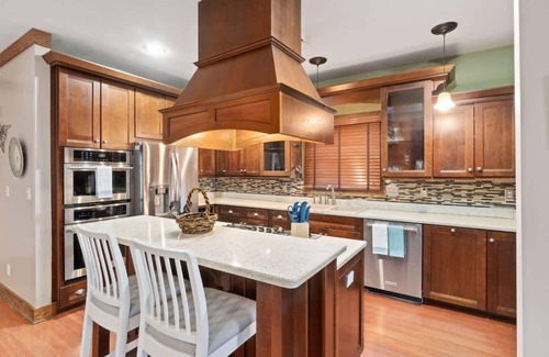 Clarksville House | 5 Minutes to Campbell - Clarksville Craftsman