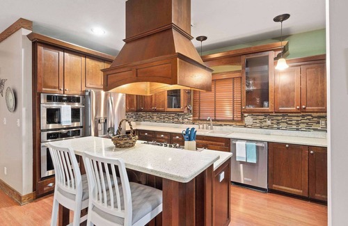 Clarksville House | 5 Minutes to Campbell - Clarksville Craftsman