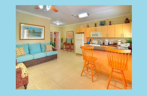 Nassau House | 5 modern suites, 1 estate, elegantly decorated on a quiet oasis with pool