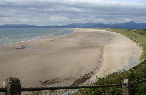 Harlech House | 5*property At Harlech Is Situated At The Foot Of The Castle Sleeps 12