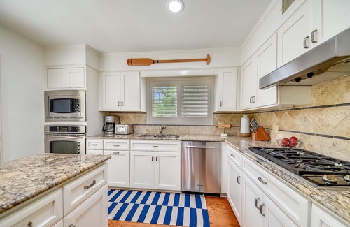 Sea Pines House | 5 ⭐️ property! Private pool!SHORT walk to beach! ❤️ of Sea Pines. Sleeps 12