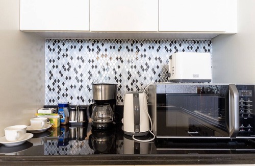Al Wasl Apartment | 5-Star Amenities on 55th Floor 2BR with Burj View & Infinity Pool