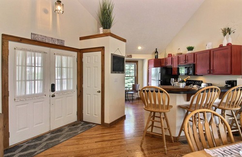 Tannersville House | 5 STAR!AUGUST 2 WEEK SPECIAL, 4 Bed/4 Bath/Hot Tub/Full Bsmnt/Game Rm