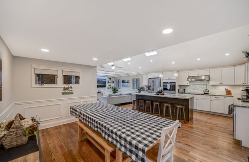 Pocono Pines House | 5 Star, Brand New w/2 Masters, Theater, Lake Naomi Poconos