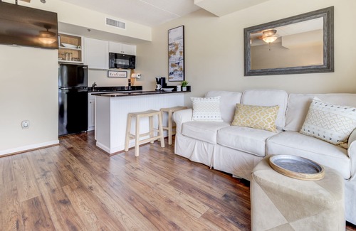Wilmington Historic District Condo | 5-Star Downtown Riverview Condo w/Parking