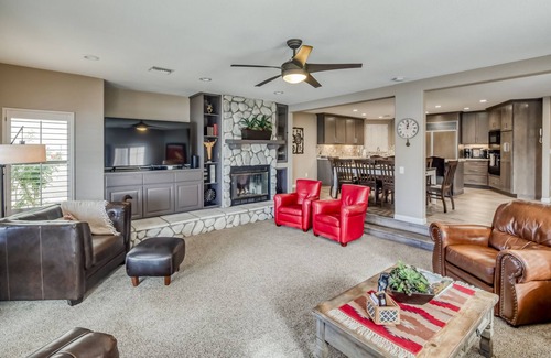 Cienega Springs House | 5 STAR GORGEOUS RIVER FRONT HOME RIGHT ON THE WATER AND DOCK ! ON PARKER STRIP
