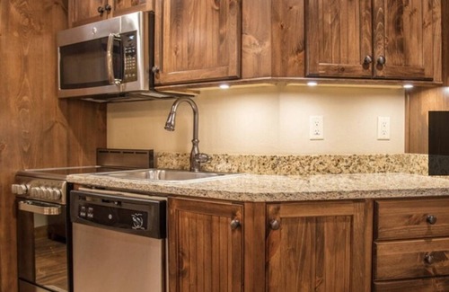 Gatlinburg Villa | 5 Star Mountain Resort. Pet friendly.