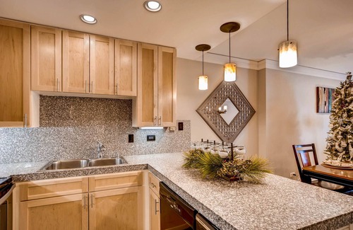 Peak 9 Condo | 5 Star - PRIME LOCATION Summer Fun VILLAGE @ BRECK Mountain Side Pool+Hot Tubs+