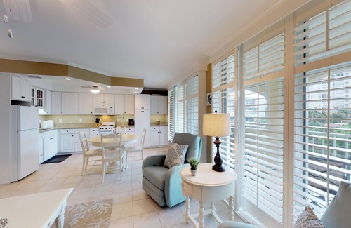 Marco Island Condo | 5 Star Reviews- 5th FL Condo- Gulf View, Direct Beach Access, Marriott across St