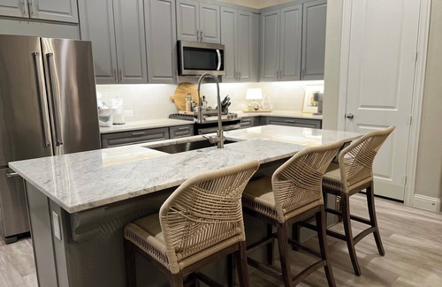 Frisco House | 5 star reviews luxury at Star Frisco Cowboys PGA hdqtrs EV charger