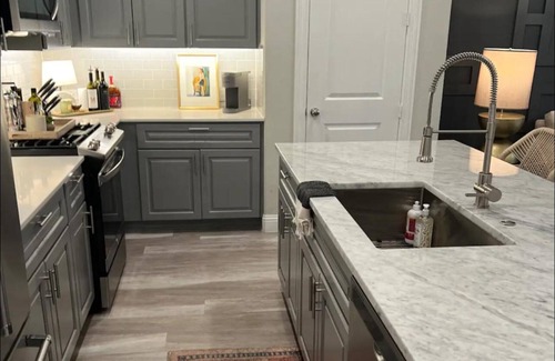 Frisco House | 5 star reviews luxury at Star Frisco Cowboys PGA hdqtrs EV charger