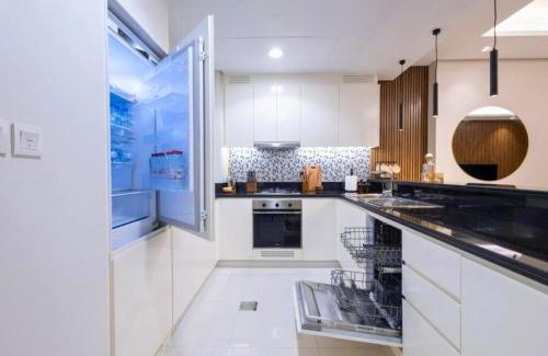 Downtown Dubai Apartment | 5 Stars Living Infinity Pool Burj Khalifa view