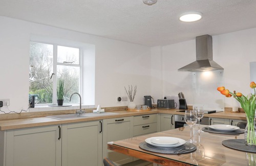 Llandwrog Cottage | 5 The Crescent