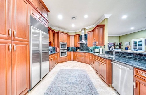 Victoria Park House | 50% off 5BR Luxury Mins to Las Olas, Shops & Beach