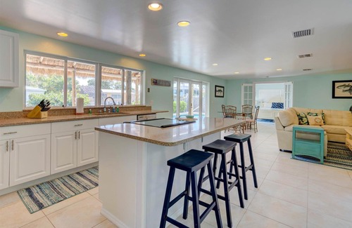 Marathon House | 50% OFF weekly fall rentals. Head to tropical weather and waters this fall!