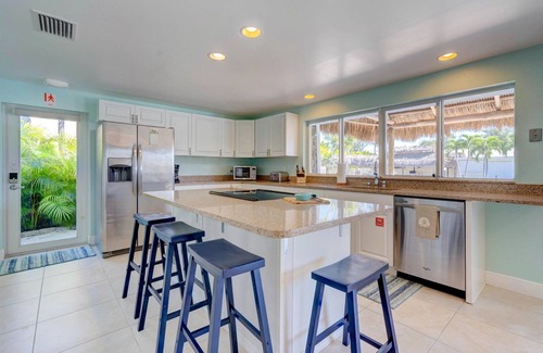 Marathon House | 50% OFF weekly fall rentals. Head to tropical weather and waters this fall!