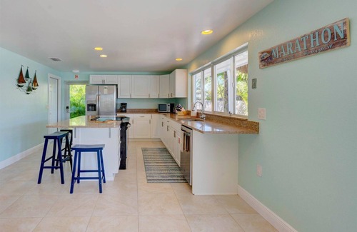 Marathon House | 50% OFF weekly fall rentals. Head to tropical weather and waters this fall!
