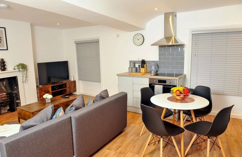 Reading Apartment | 50 Queens Road Apartment 3